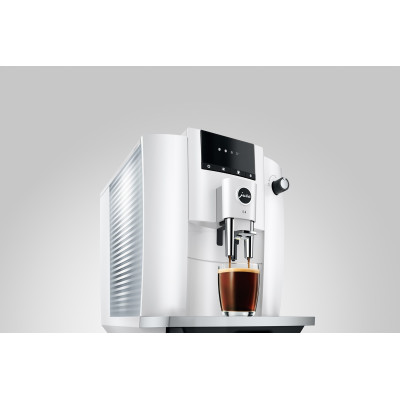 JURA E4 Piano White EUR 739,- en gratis proefpakket nu scherp geprijsd