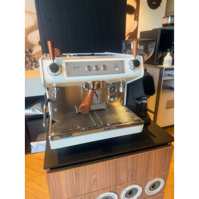 Conti ACE Multi Boiler 1-Groeps Espressomachine – White & Wood