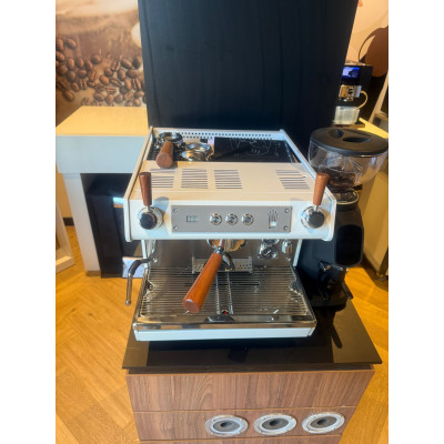 Conti ACE Multi Boiler 1-Groeps Espressomachine – White & Wood