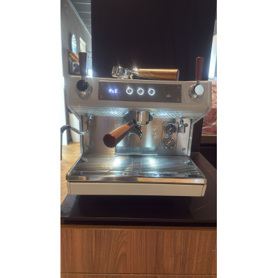 Conti ACE Multi Boiler 1-Groeps Espressomachine – White & Wood